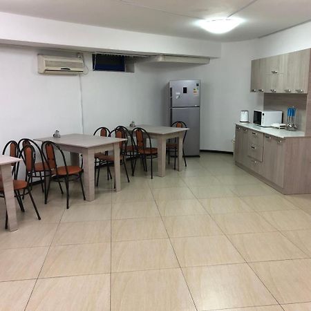 Apple City Hostel 阿拉木图 外观 照片